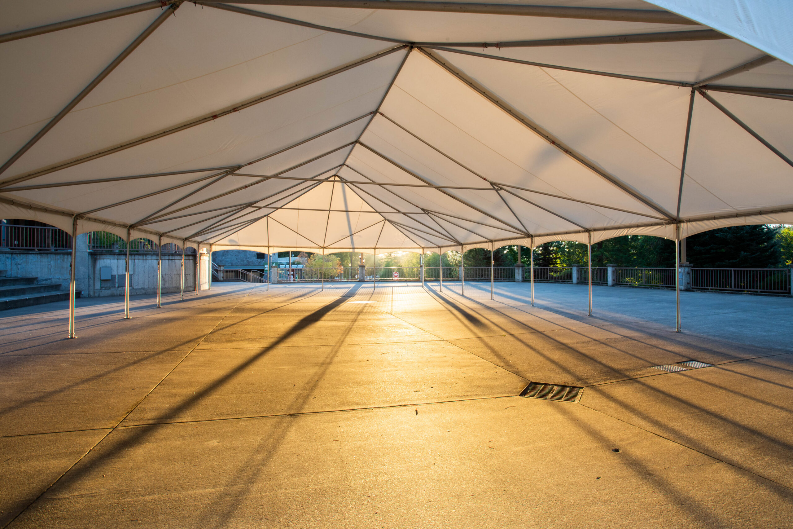 empty_plaza_with_tent